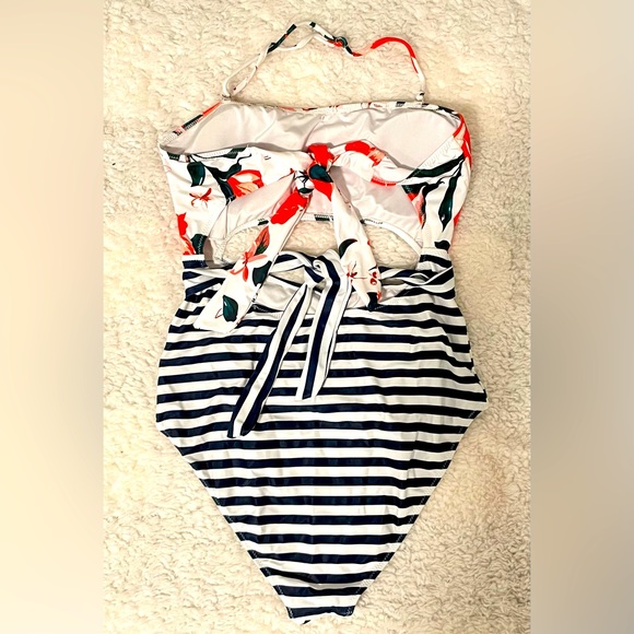 Cupshe floral & stripes cutout one piece - Picture 2 of 2